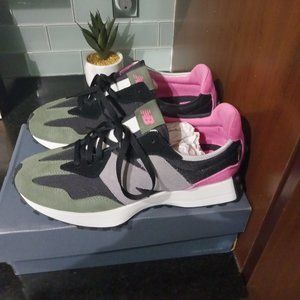 New Balance 327 Olive/Black/Grey/Pink